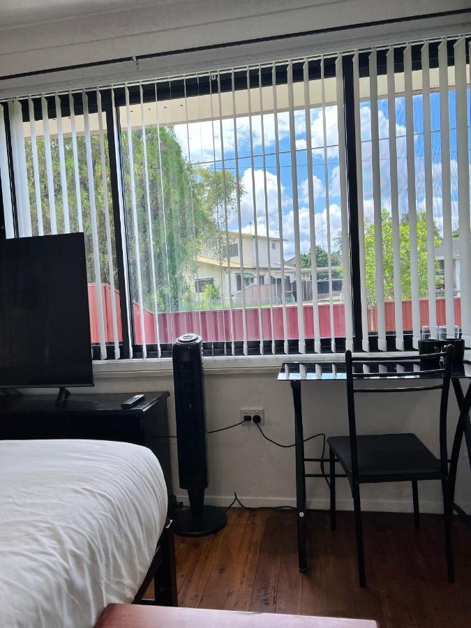 Fragrant Homes-68B Independent Aircon Room, With 65'Tv, Queen Size Beds, Rest Sofa, Built In Wardrobe Doonside Exterior foto